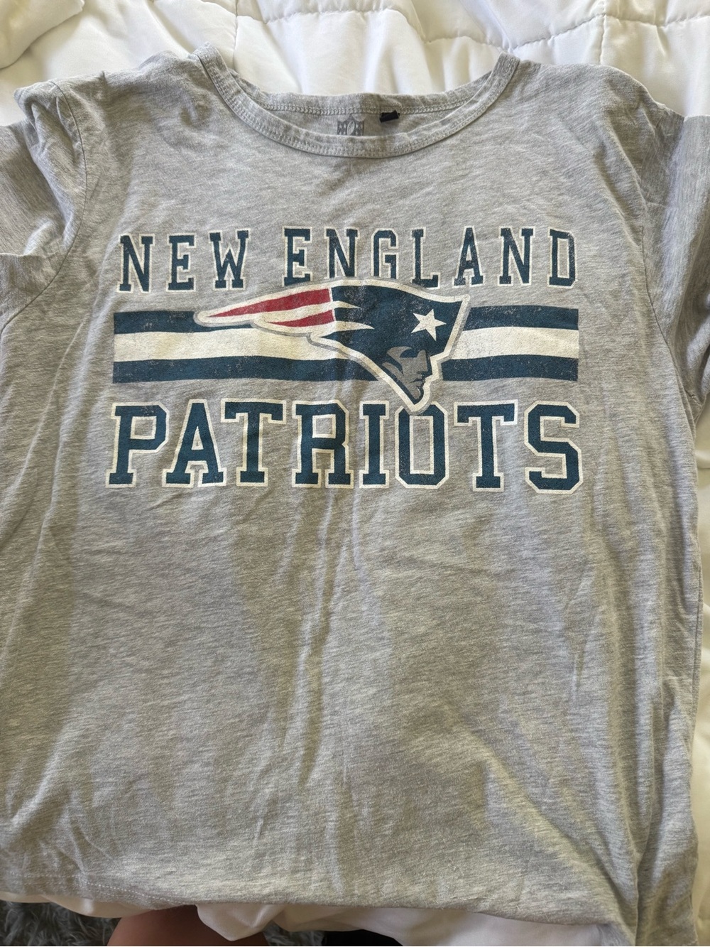 New England Patriots Gray Graphic Tee - Women's Short Sleeve